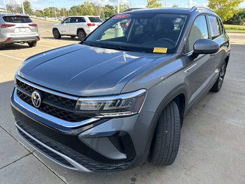 Used 2022 Volkswagen Taos SE image 3