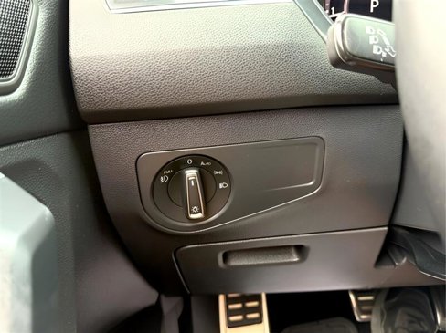 Used 2019 Volkswagen Tiguan SEL R-Line image 19