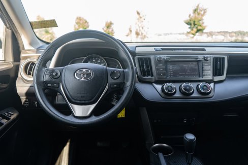 Used 2015 Toyota RAV4 LE image 15