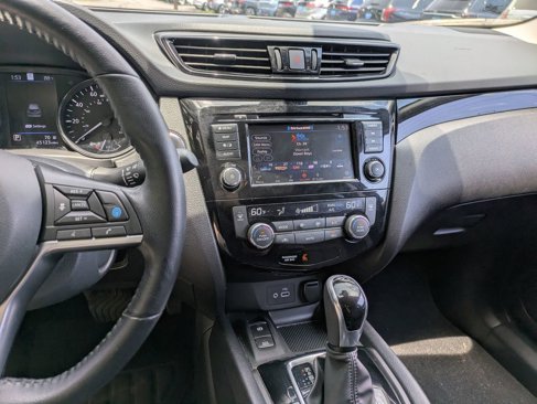 Used 2022 Nissan Rogue Sport SL image 25