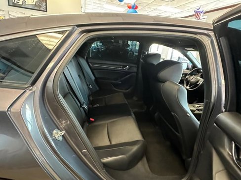 Used 2018 Honda Accord Sport image 28