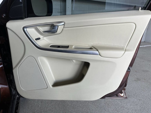 Used 2015 Volvo XC60 T6 image 17