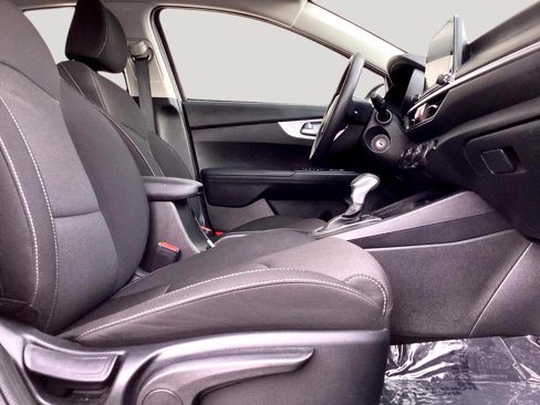 Used 2024 Kia Forte LXS image 7