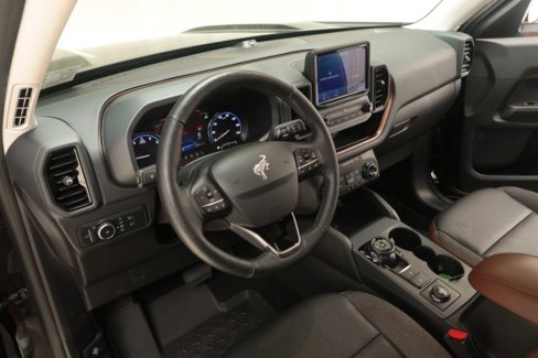 Used 2021 Ford Bronco Sport Outer Banks w/ Outer Banks Package (96D) image 38