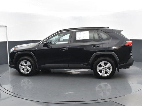 Used 2020 Toyota RAV4 XLE image 6