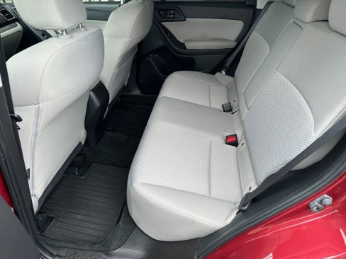 Used 2016 Subaru Forester 2.5i Premium image 11