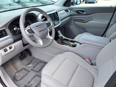 Used 2017 GMC Acadia SLE w/ Driver Alert Package I image 11