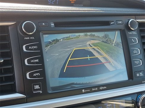 Used 2016 Toyota Highlander Limited image 19