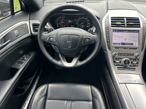 Used 2020 Lincoln MKZ w/ Convenience Package image 14