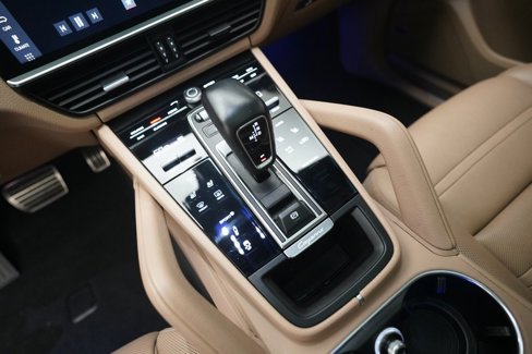 Used 2019 Porsche Cayenne S image 24