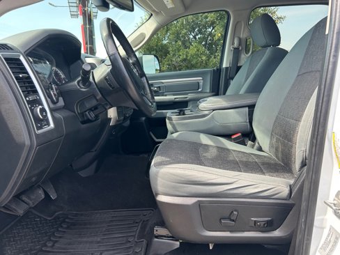 Used 2017 RAM 2500 Big Horn image 9