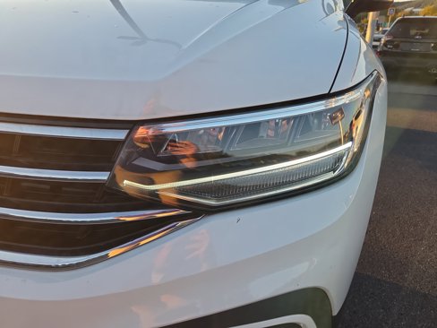 Used 2022 Volkswagen Tiguan SE image 10
