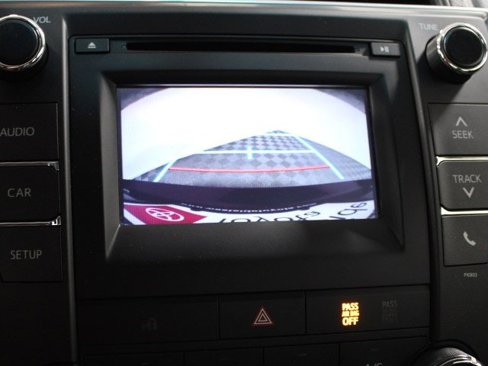Used 2015 Toyota Camry LE image 12