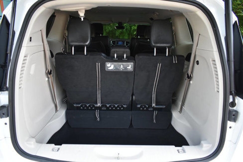 Used 2020 Chrysler Pacifica Touring-L image 11