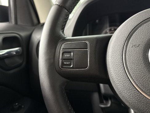 Used 2016 Jeep Patriot Latitude image 27