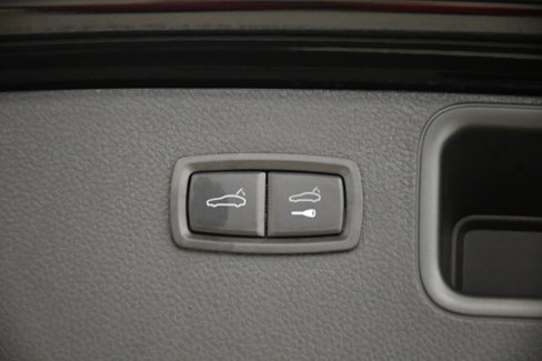 Used 2023 Porsche Macan Turbo image 58