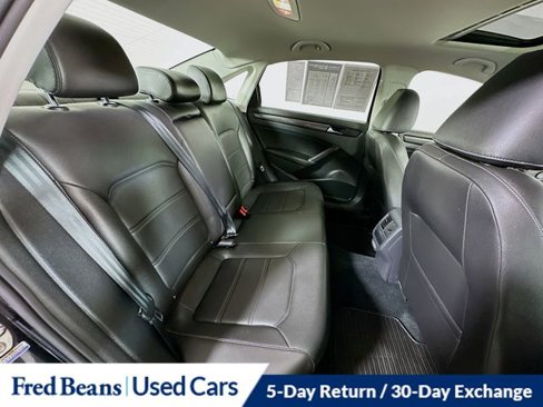 Used 2020 Volkswagen Passat 2.0T R-Line image 29