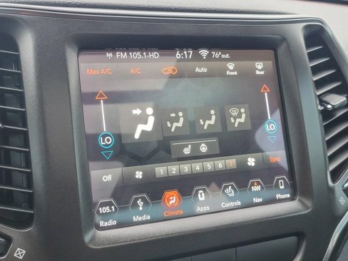 Used 2019 Jeep Cherokee Trailhawk w/ Comfort/Convenience Group image 15