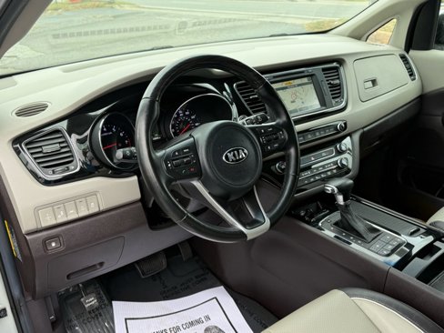 Used 2017 Kia Sedona SX Limited image 14
