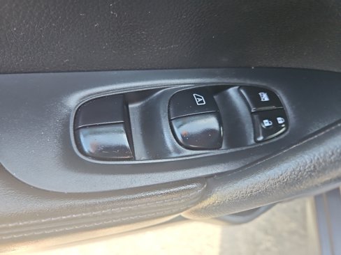 Used 2020 Nissan Rogue SL w/ Premium Package image 19