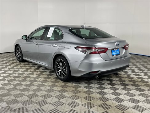 Used 2021 Toyota Camry XLE image 15