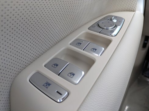 New 2026 Genesis G70 2.5T Prestige image 18