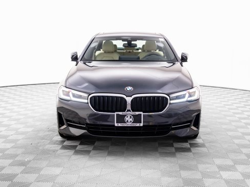 Certified 2022 BMW 530i xDrive w/ Premium Package image 8