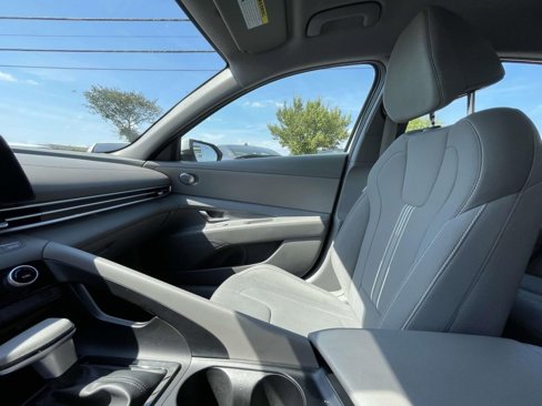 Used 2024 Hyundai Elantra SEL image 29