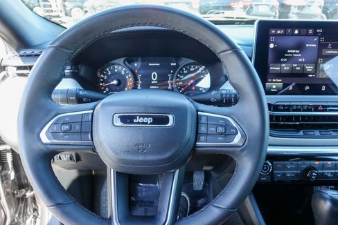 Used 2023 Jeep Compass Limited image 13