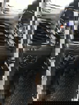 Used 2019 Jeep Cherokee Latitude Plus w/ Cold Weather Group image 15