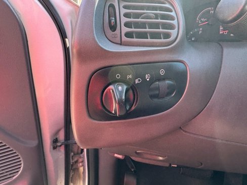 Used 2003 Ford F150 XLT image 12