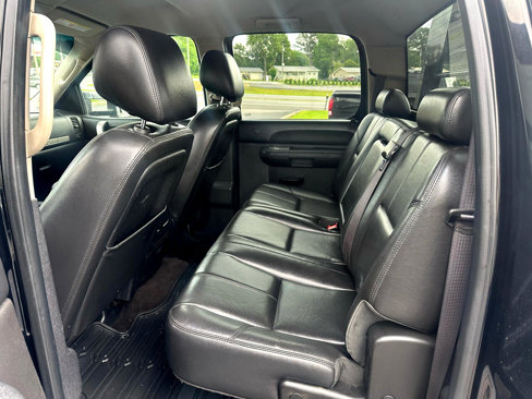 Used 2013 Chevrolet Silverado 2500 LT w/ Interior Plus Package image 11