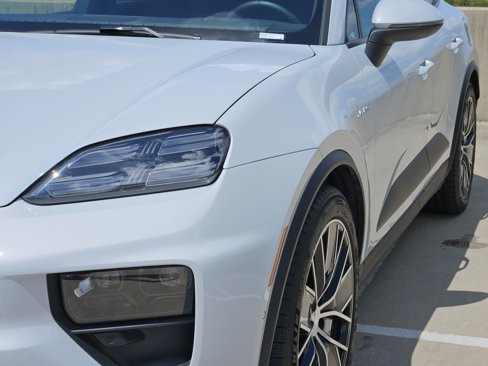 Certified 2024 Porsche Macan 4 Electric image 16