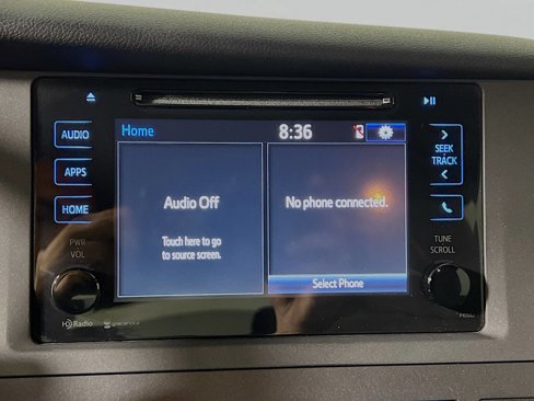 Used 2015 Toyota Sienna LE image 26