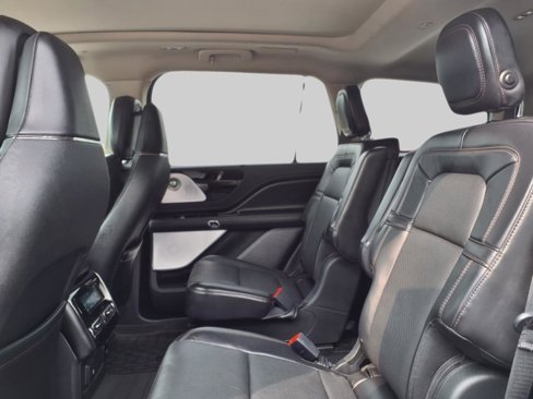 Used 2020 Lincoln Aviator Reserve w/ Equipment Group 202A image 19