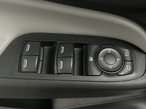 Used 2020 Chevrolet Equinox LS image 18