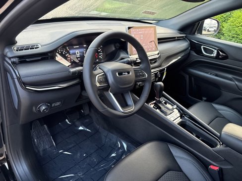 New 2025 Jeep Compass Latitude w/ Altitude Special Edition image 8