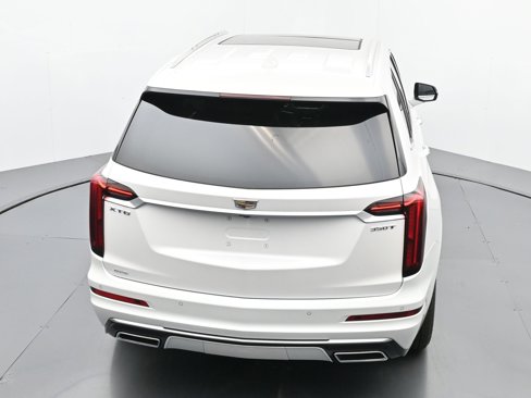 New 2025 Cadillac XT6 Luxury image 26