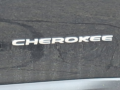 Certified 2019 Jeep Cherokee Latitude Plus image 30