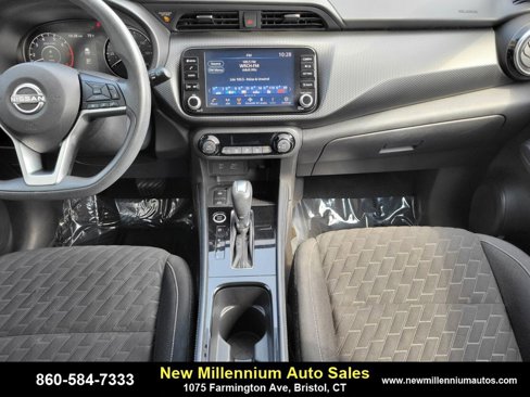 Used 2022 Nissan Kicks SV image 13