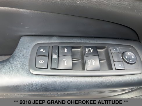 Used 2018 Jeep Grand Cherokee Altitude image 16