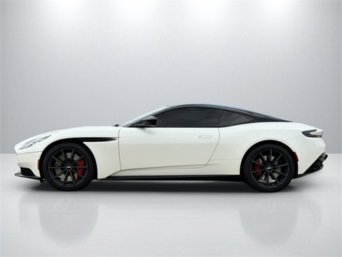 Used 2022 Aston Martin DB11 Coupe image 8