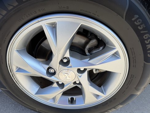 Used 2023 Hyundai Elantra SE image 30