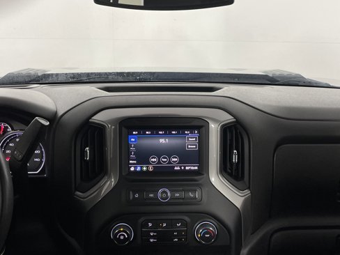 Used 2022 Chevrolet Silverado 2500 Custom w/ Custom Value Package image 17