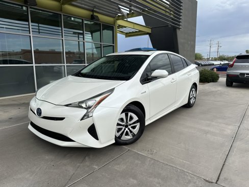 Used 2018 Toyota Prius Four image 1