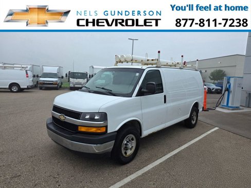 Used 2017 Chevrolet Express 3500 image 2