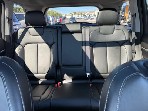 Used 2022 Jeep Grand Cherokee Limited 4xe image 27