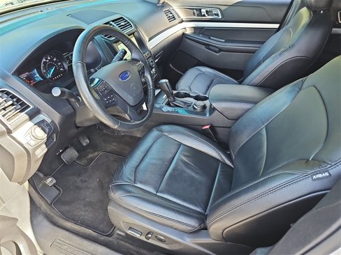 Used 2017 Ford Explorer XLT w/ Equipment Group 202A image 17
