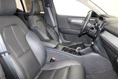 Used 2024 Volvo XC40 B5 Plus w/ Climate Package image 31
