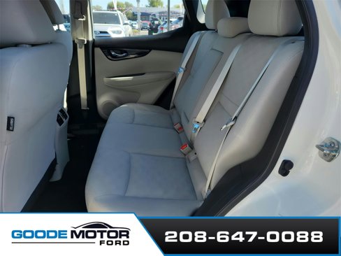 Used 2018 Nissan Rogue Sport SV w/ SV All-Weather Package image 20